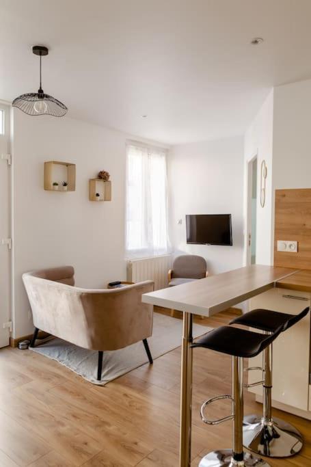 Maison Tourangelle Chic & Cosy Avec Cour トゥール エクステリア 写真